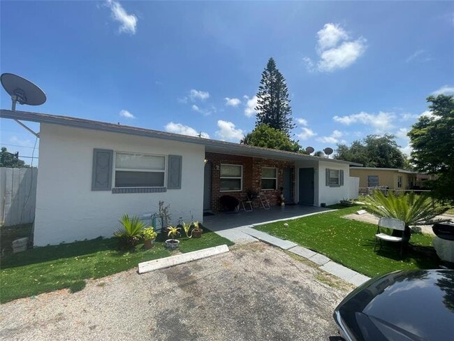 610 NE 37th St in Pompano Beach, FL - Building Photo - Building Photo