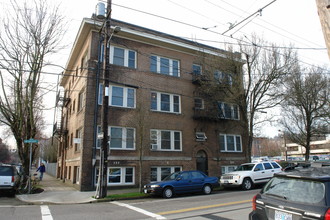 Cheltanham Apartments in Portland, OR - Building Photo - Building Photo