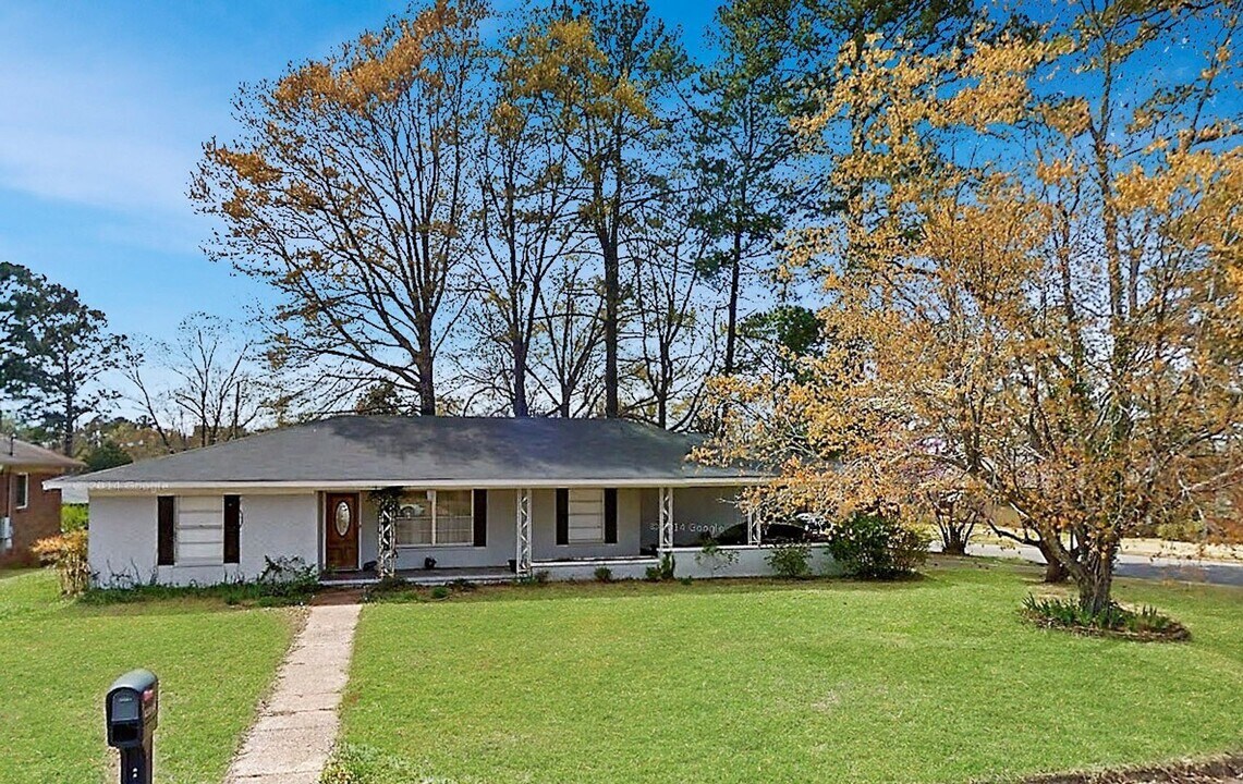 1208 38th Ave E in Tuscaloosa, AL - Building Photo