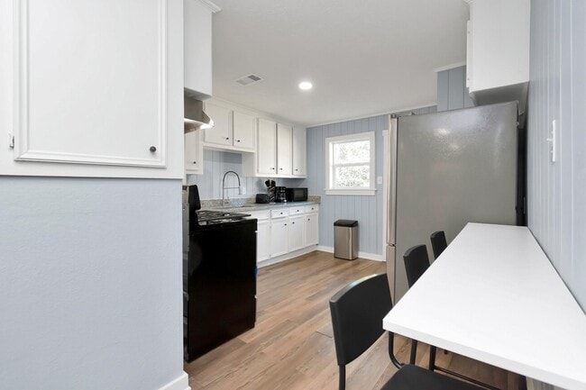 property at 3339 Simmons St