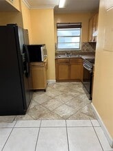 8810 Fontainebleau Blvd in Miami, FL - Building Photo - Building Photo