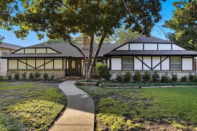 2942 Forest Hills Ln in Richardson, TX - Foto de edificio