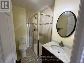 42 Earlthorpe Crescent in Toronto, ON - Building Photo - Building Photo