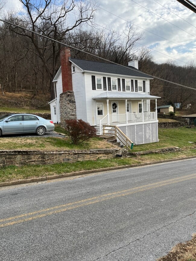 property at 735 Weverton Rd