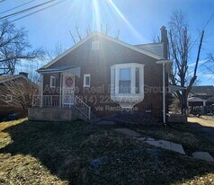 1942 D Amato Ct in Jennings, MO - Building Photo