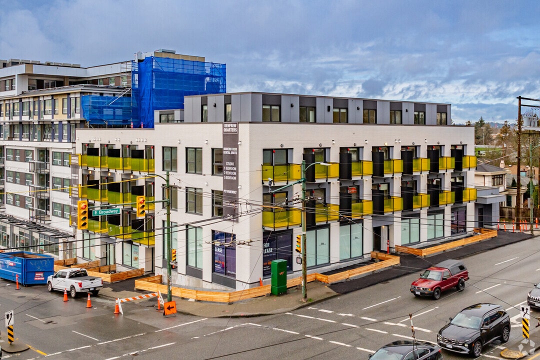 2525 Renfrew St in Vancouver, BC - Building Photo
