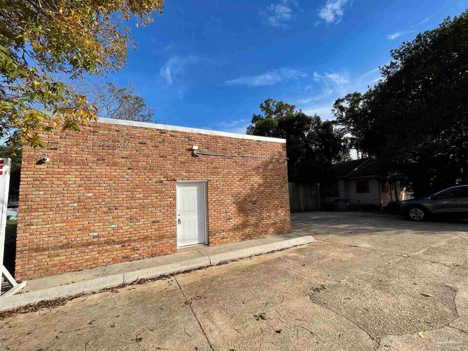 1116 N T St in Pensacola, FL - Building Photo