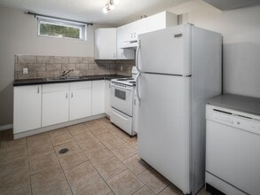 8 Springfield Crescent in St. Albert, AB - Building Photo - Building Photo