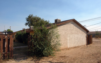 15957 Tokay St in Victorville, CA - Building Photo - Building Photo