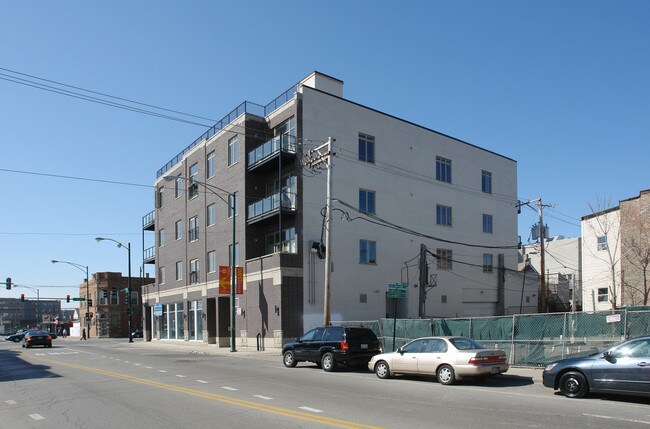 500 N Damen in Chicago, IL - Building Photo - Building Photo