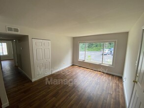 111 Berry St in Orange, VA - Foto de edificio - Building Photo