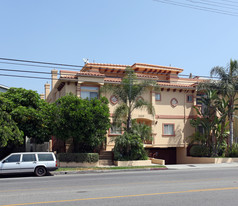 14819 Magnolia Blvd Apartments