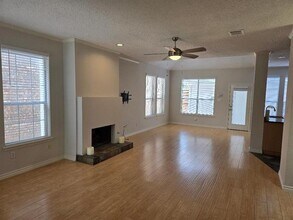 6011 Longley Ct in Dallas, TX - Building Photo - Building Photo