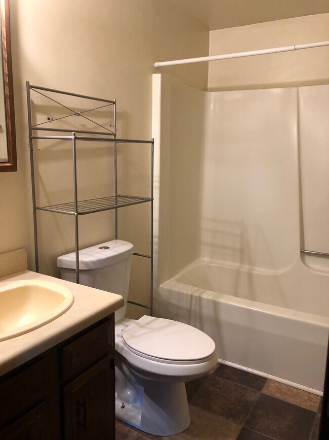 401 N 1st Ave in Holland, IN - Building Photo - Building Photo