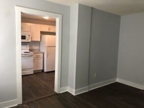 2224 N Weller Ave in Springfield, MO - Building Photo - Building Photo