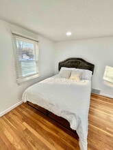 8 Fresh Brook Rd in Yarmouth, MA - Building Photo - Building Photo