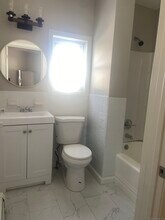 43 Whiting St in Hamden, CT - Building Photo - Building Photo