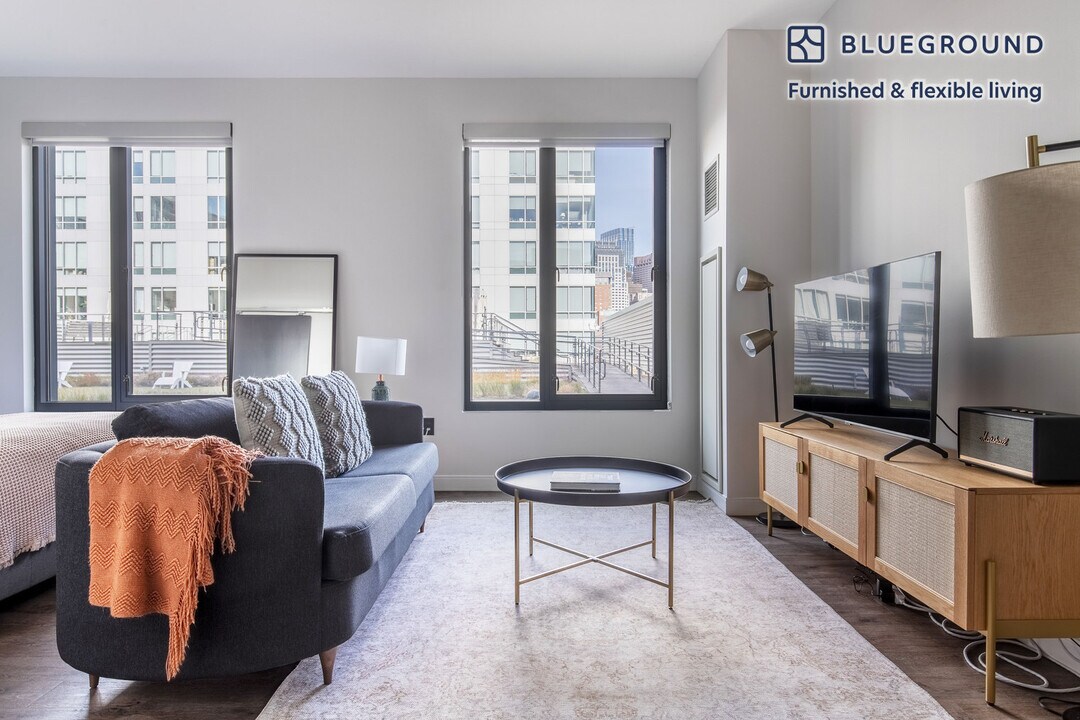 300 Harrison Ave in Boston, MA - Building Photo