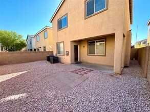 9052 Wine Cellar Ave in Las Vegas, NV - Foto de edificio - Building Photo