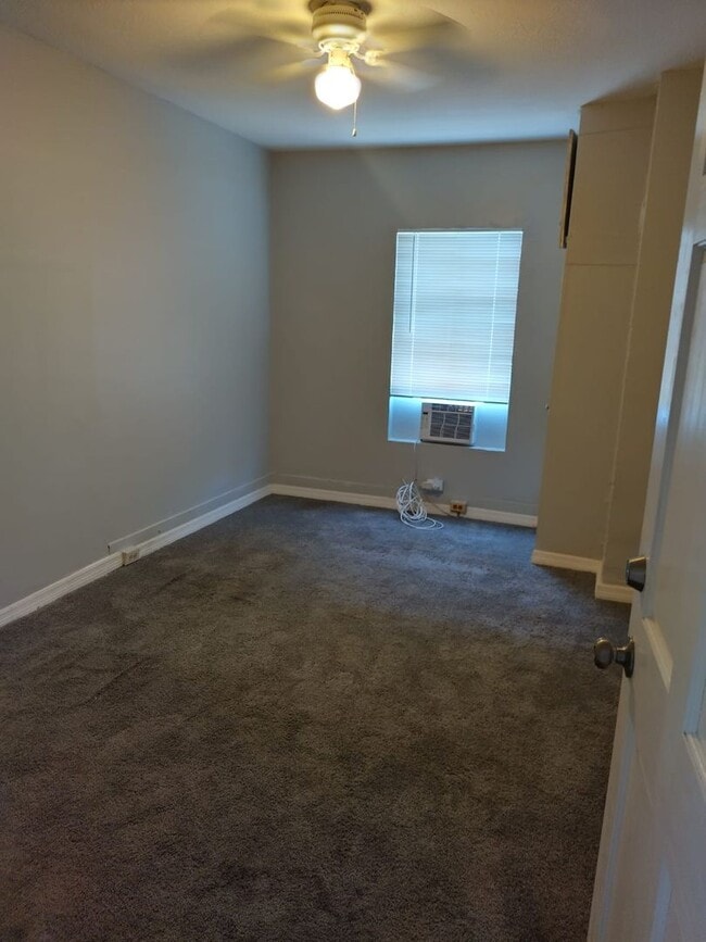 705 Vine Ave in Clearwater, FL - Foto de edificio - Building Photo