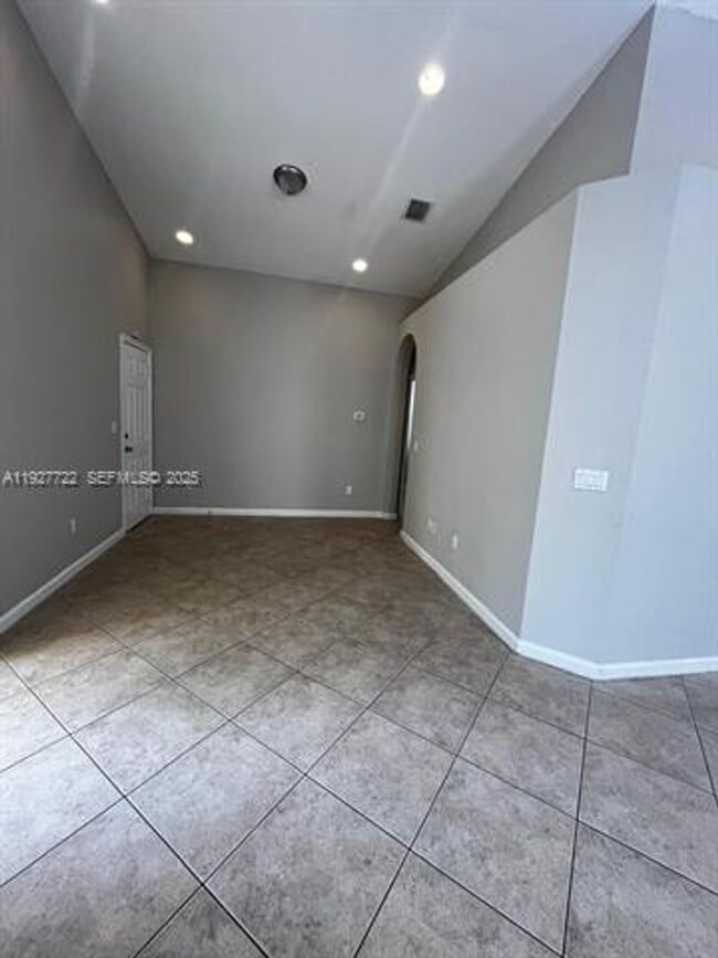 2219 Portofino Ave in Homestead, FL - Building Photo - Building Photo