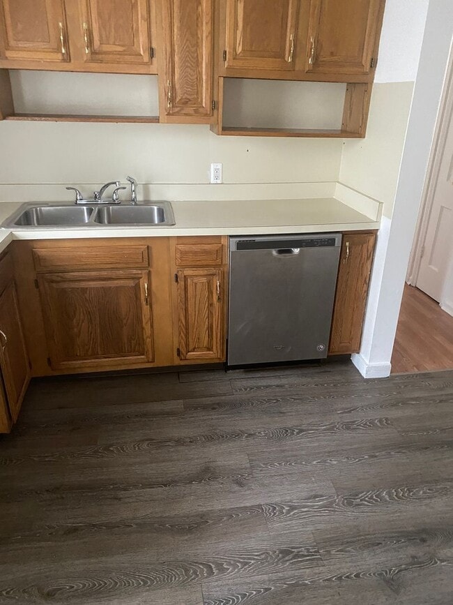 11335 Columbia St in Redford Township, MI - Building Photo - Building Photo