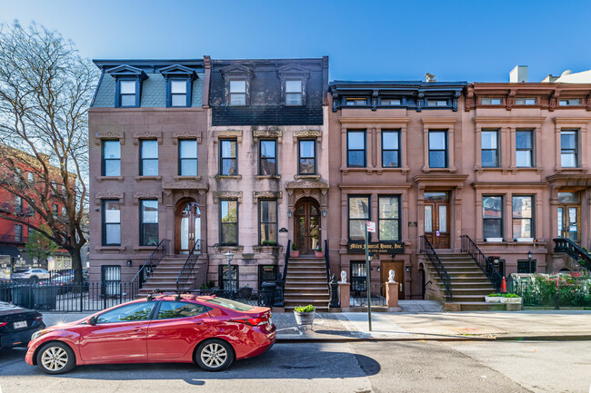 138 Decatur St in Brooklyn, NY - Building Photo - Building Photo