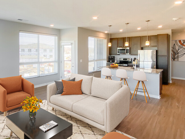 ivi Apartments in Omaha, NE - Building Photo - Building Photo