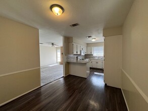 703 Duck Dr in Victoria, TX - Foto de edificio - Building Photo