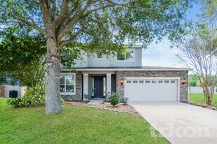 3455 Oak Brook Ln in Eustis, FL - Building Photo