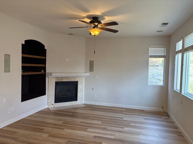 2416 Crestone Dr in Reno, NV - Building Photo - Building Photo