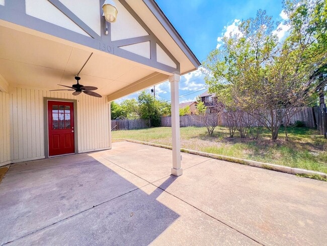 1301 Pitcairn Dr in Pflugerville, TX - Building Photo - Building Photo