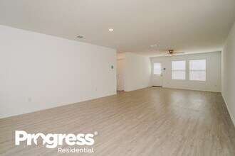 6650 Morgan Cp in San Antonio, TX - Foto de edificio - Building Photo