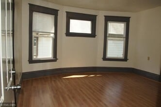 879 Galtier St, Unit 2 in St. Paul, MN - Building Photo - Building Photo