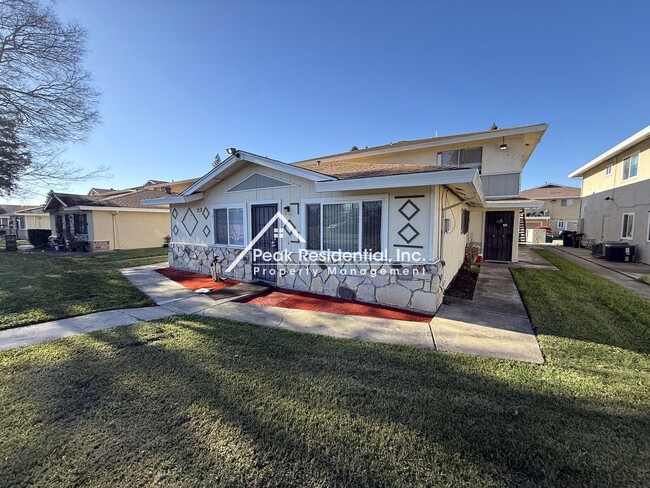 7368 Franklin Blvd in Sacramento, CA - Building Photo - Building Photo