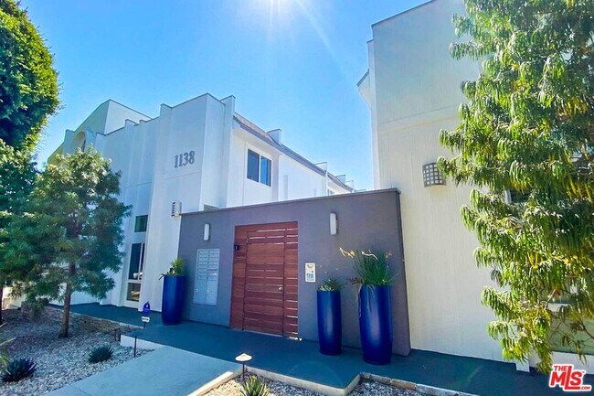 1138 20th St-Unit -12 in Santa Monica, CA - Building Photo - Building Photo