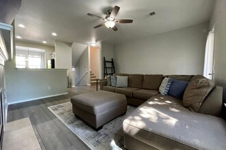 2670 NW Kennedy Ct in Portland, OR - Building Photo - Building Photo