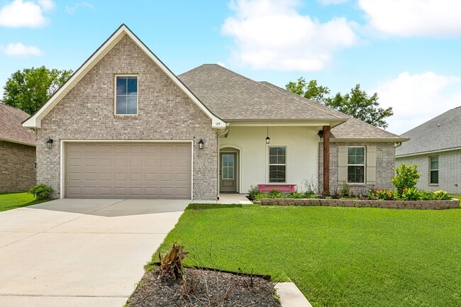 177 Cypresswood Dr in Belle Chasse, LA - Building Photo - Building Photo