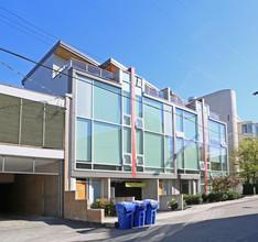 3460-3480 Porter St in Vancouver, BC - Building Photo - Building Photo