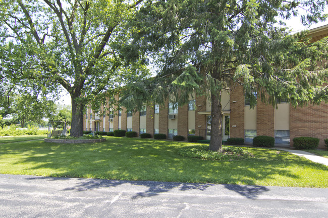 Windsor Apartments in Dekalb, IL - Building Photo - Building Photo