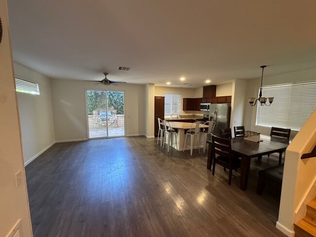 31439 Arena Dr in Castaic, CA - Foto de edificio - Building Photo