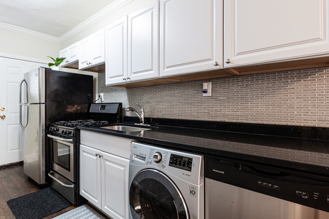 730 W Roscoe St in Chicago, IL - Building Photo