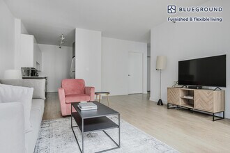 201 N Garland Ct in Chicago, IL - Building Photo - Building Photo