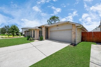 12407 Meadow Ridge Dr in Stafford, TX - Building Photo - Building Photo