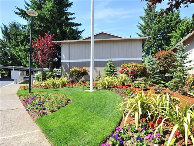 Greenfield Village in Tigard, OR - Building Photo - Building Photo