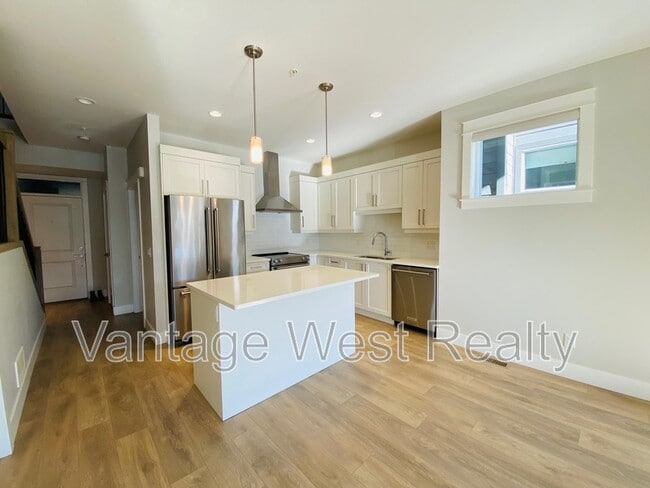 12840-12840 Stillwater Ct in Lake Country, BC - Building Photo - Building Photo