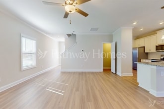 121 S Sina St in Troutman, NC - Foto de edificio - Building Photo