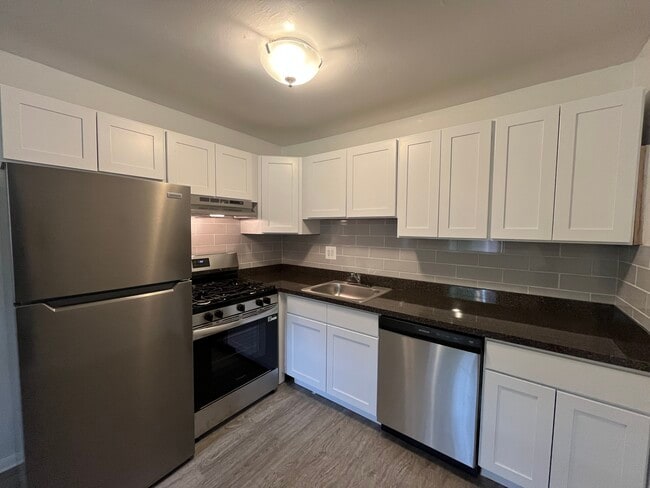 Colonial Point Apartments