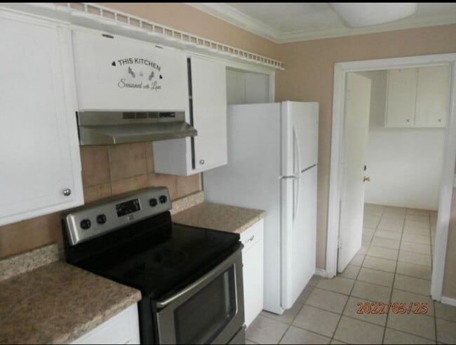 4212 SE Elmhurst Ln in Lawton, OK - Building Photo - Building Photo
