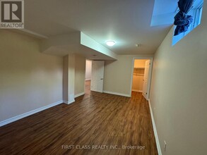 3162 Caulfield Crescent in Mississauga, ON - Building Photo - Building Photo
